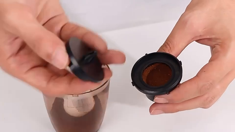 The ground coffee holder fitted onto Brulé